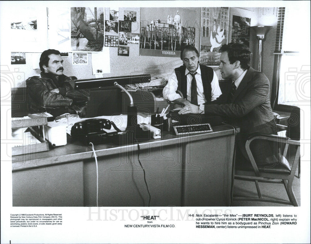 1986 Press Photo Burt Reynolds, Peter MacNicol and Howard Hesseman in &quot;Heat&quot; - Historic Images