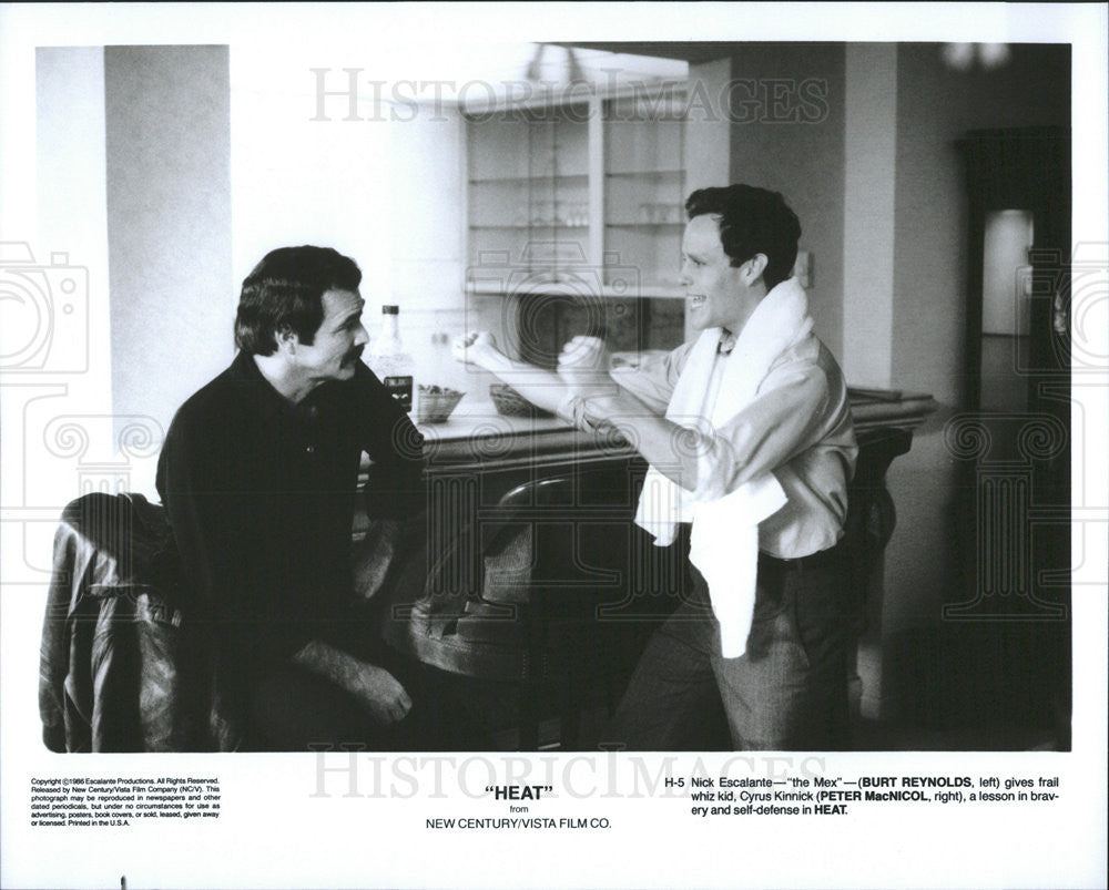 1986 Press Photo Burt Reynolds and Peter MacNicol in &quot;Heat&quot; - Historic Images