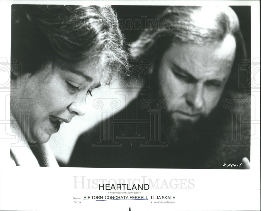 1979 Press Photo Heartland Director Richard Pearce Rip Torn Conchata Ferrell - Historic Images