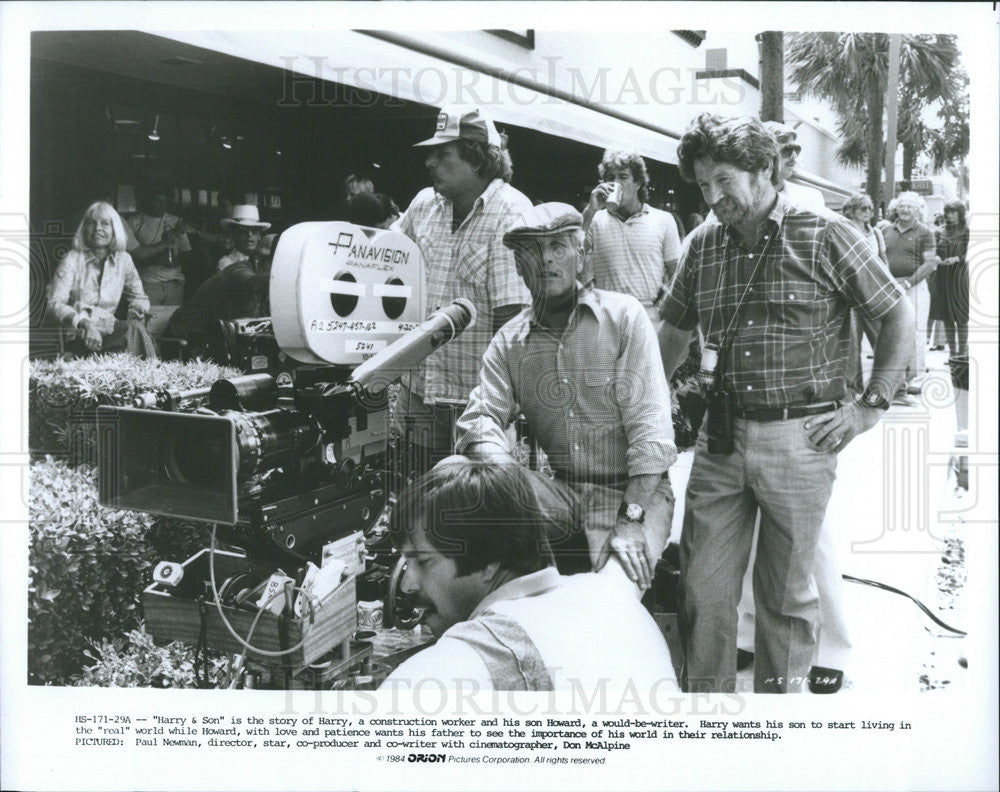 1984 Press Photo &quot;Harry And Son&quot; Director Paul Newman and Don McAlpine - Historic Images