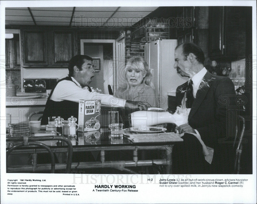 1981 Press Photo Jerry Lewis, Susan Oliver, Roger C. Carmel in &quot;Hardly Working&quot; - Historic Images