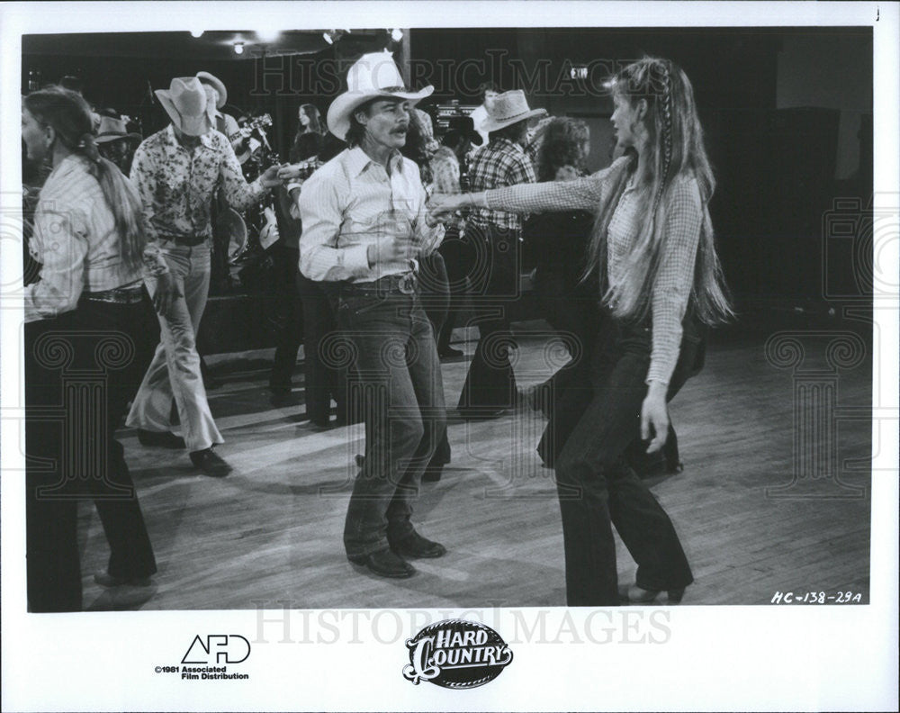 1981 Press Photo Jan-Michael Vincent, Kim Basinger in &quot;Hard Country&quot; - Historic Images