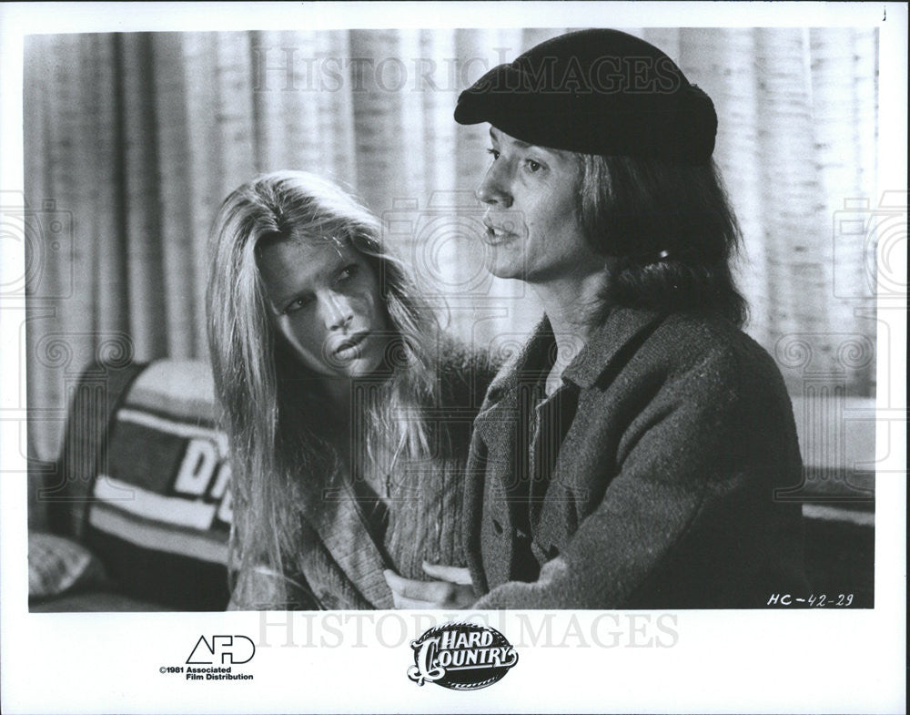 1981 Press Photo Kim Basinger, Sierra Pecheur in &quot;Hard Country&quot; - Historic Images