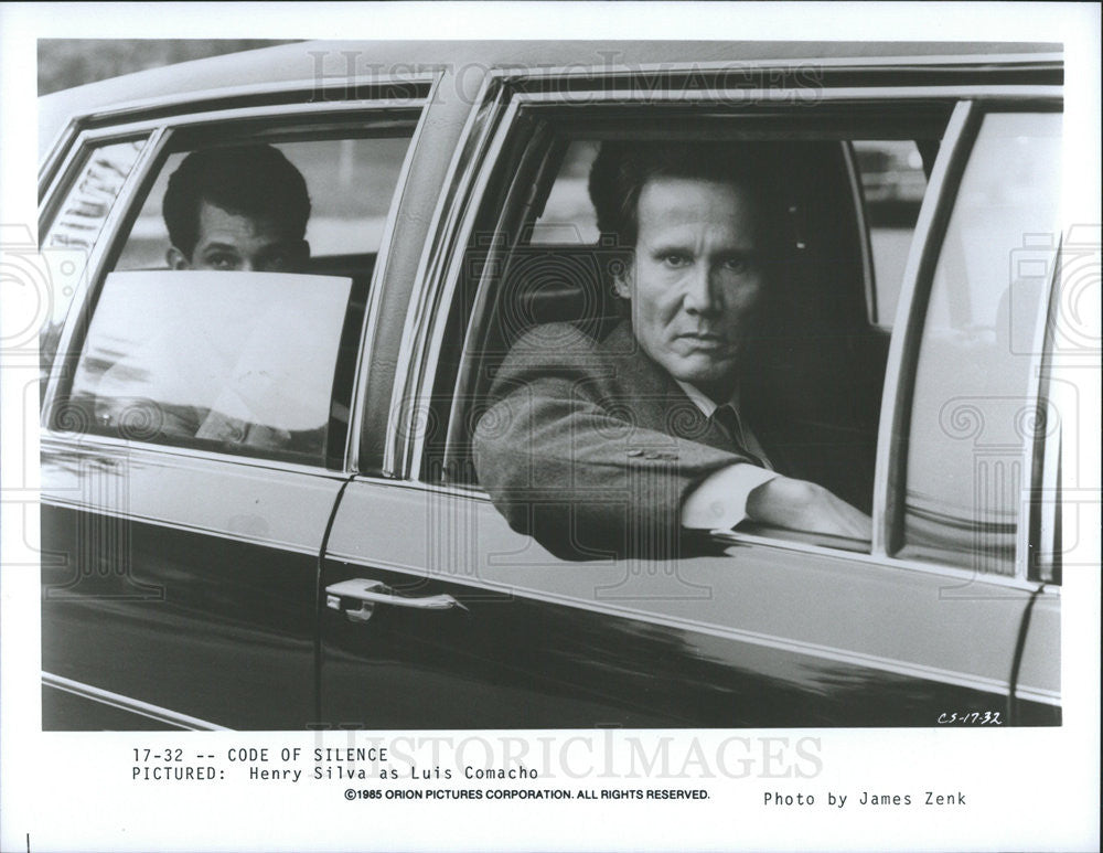 1985 Press Photo Henry Silva Stars As Luis Comacho In &quot;Code Of Silence&quot; - Historic Images