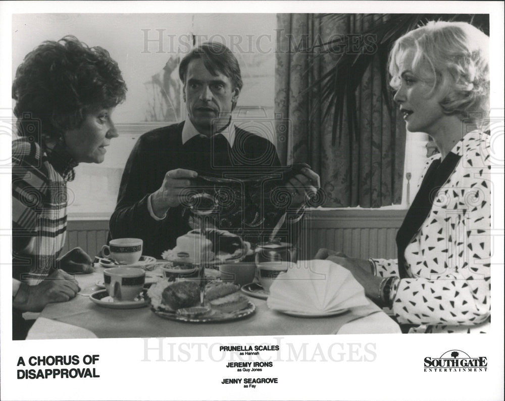 Press Photo Prunella Scales, Jeremy Irons And Jenny Seagrove - Historic Images