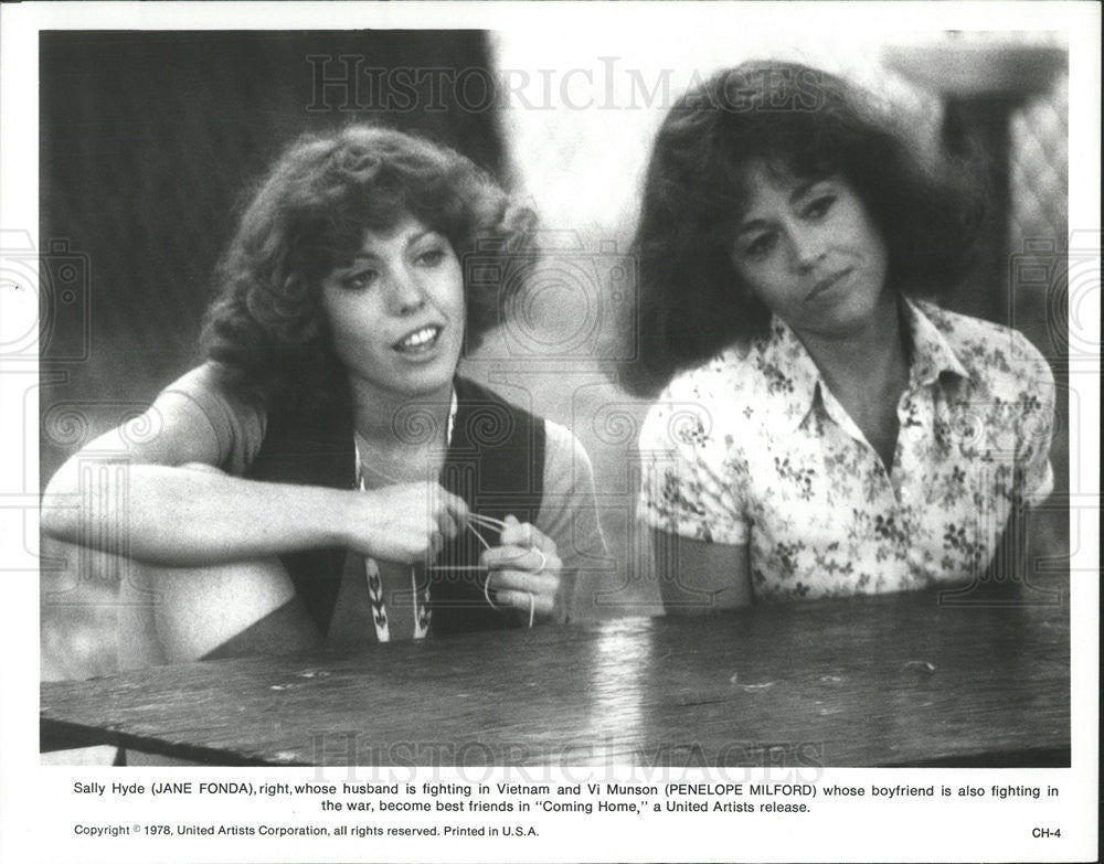 1978 Press Photo Jane Fonda & Penelope Milford Star In "Coming Home" - Historic Images