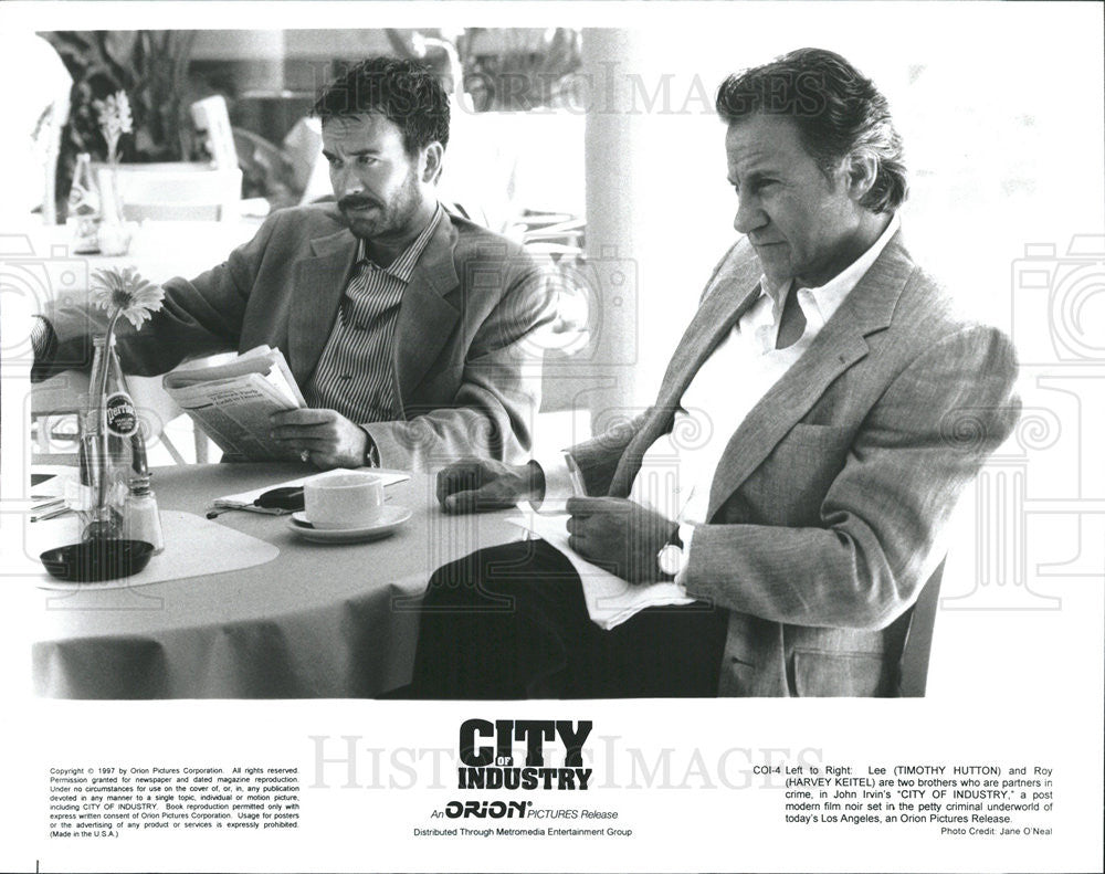 1997 Press Photo Timothy Hutton Harvey Keitel City Of Industry - Historic Images