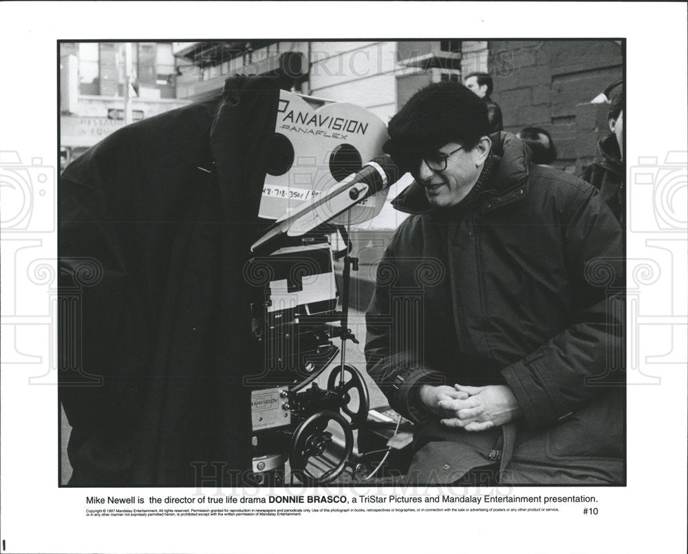 1997 Press Photo &quot;Donnie Brasco&quot; Director Mike Newell - Historic Images