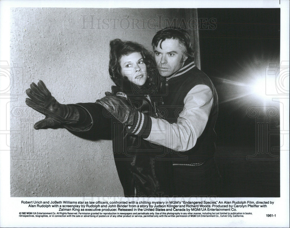 1982 Press Photo Robert Urich &amp; JoBeth Williams Star In Endangered Species - Historic Images