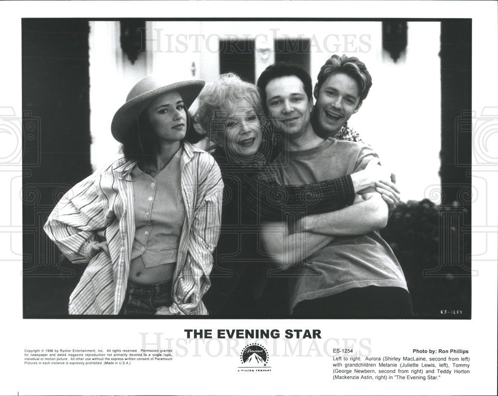 1996 Press Photo Shirley MacLaine, Juliette Lewis &quot;The Evening Star&quot; - Historic Images