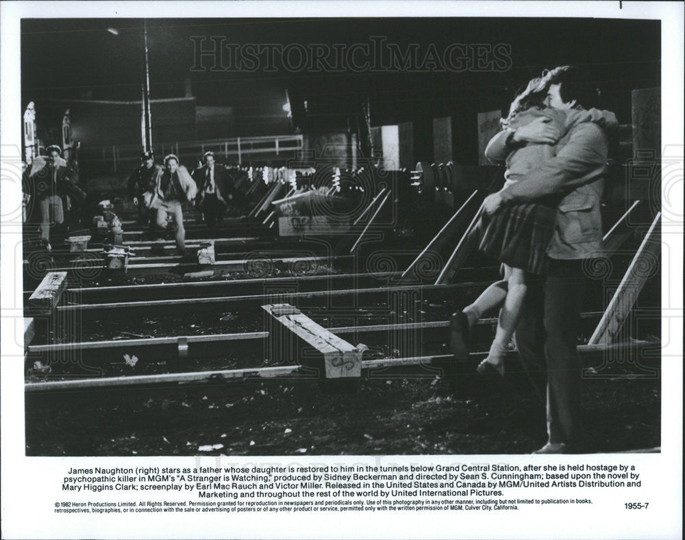 1982 Press Photo James Naughton in &quot;A Stranger is Watching&quot; - Historic Images