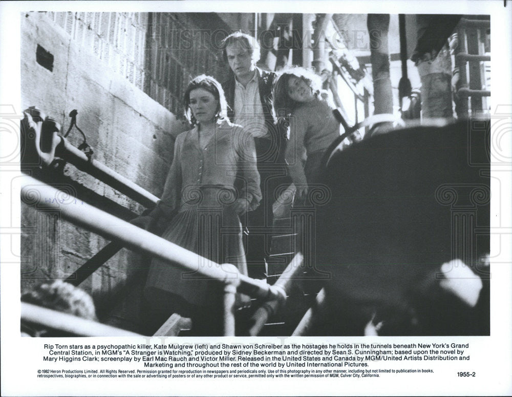 1982 Press Photo Rip Torn Kate Mulgrew Shawn Von Schreiber Actors Stranger - Historic Images