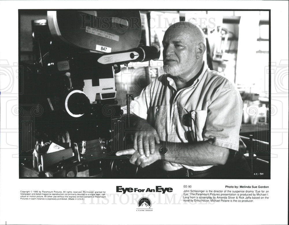 1995 Press Photo Eye For An Eye John Schlesinger director - Historic Images