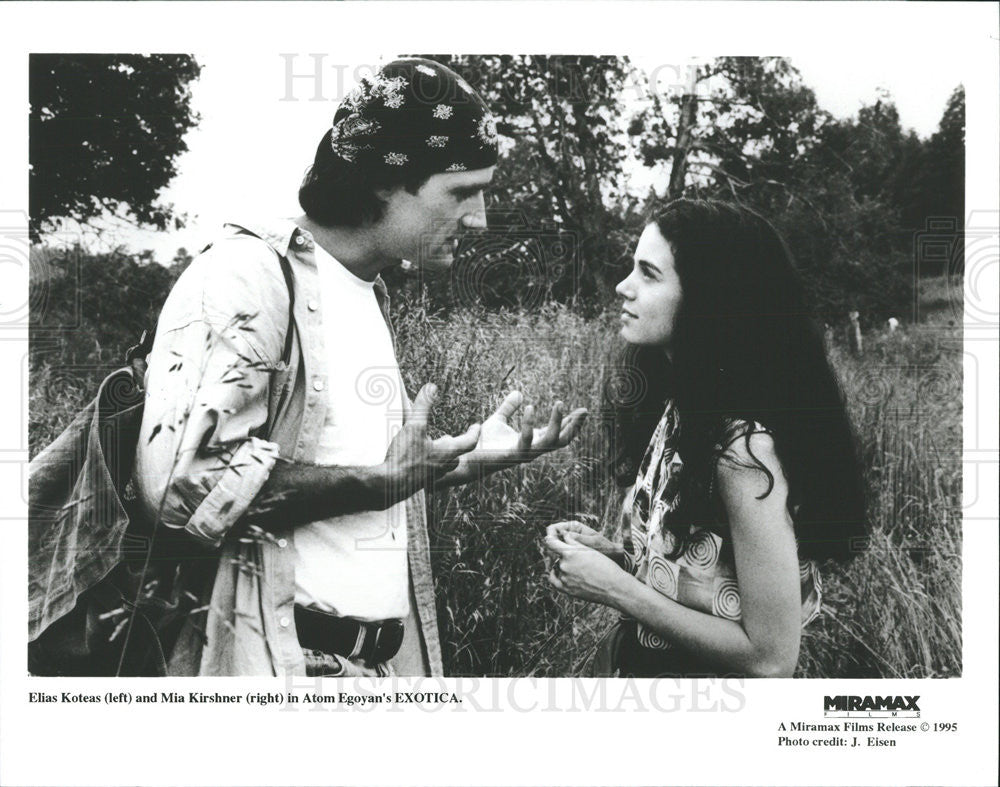 1995 Press Photo Elias Koteas &amp; Mia Kirshner Star In Exotica - Historic Images