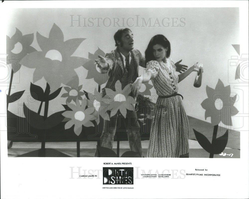 1983 Press Photo Dirty Dishes Carole Laure - Historic Images