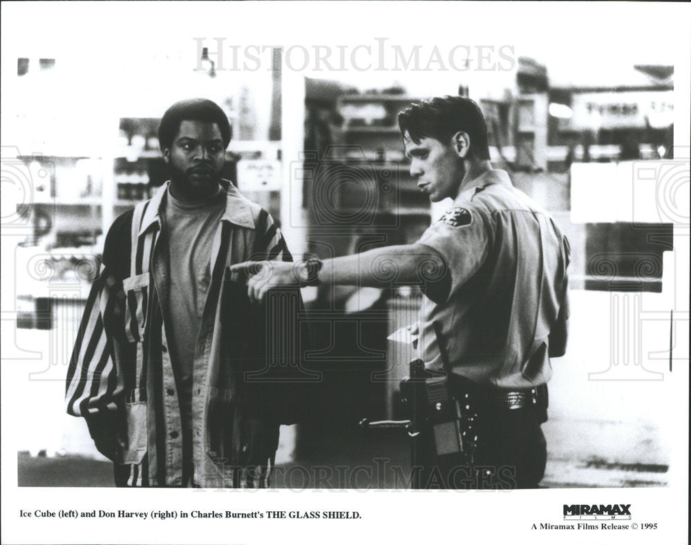 1994 Press Photo The Glass Shield Ice Cube Don Harvey Burnett Crime Drama Movie - Historic Images