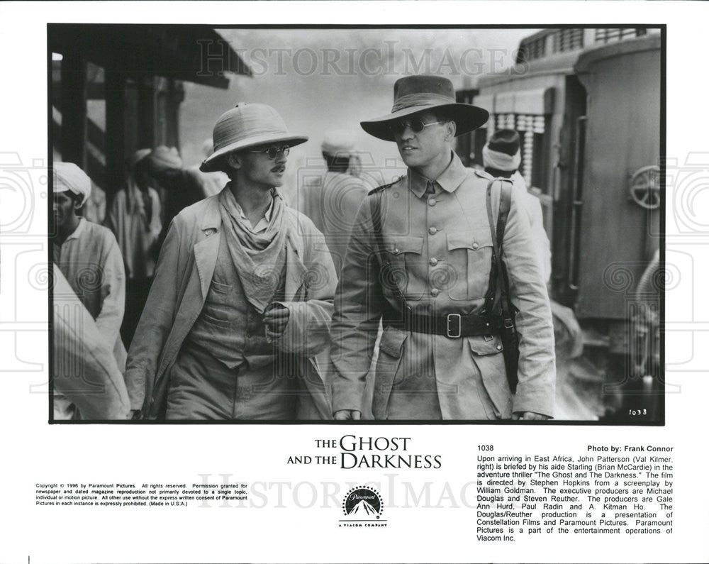 1996 Press Photo Val Kilmer &amp; Brian McCardie In &quot;The Ghost And The Darkness&quot; - Historic Images