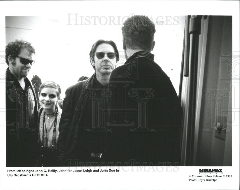 1995 Press Photo John Reilly Jennifer Jason Leigh John Doe Actors Georgia - Historic Images