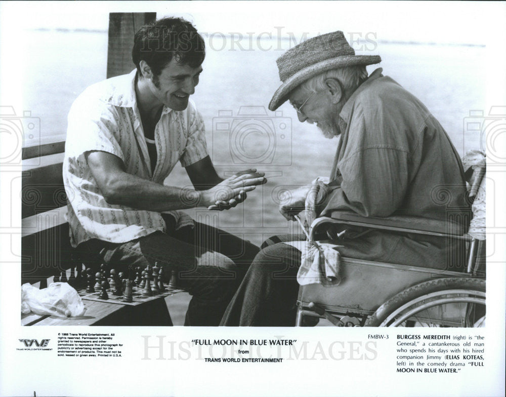 1988 Press Photo Burgess Meredith Elias Koteas Actors Full Moon Blue Water - Historic Images