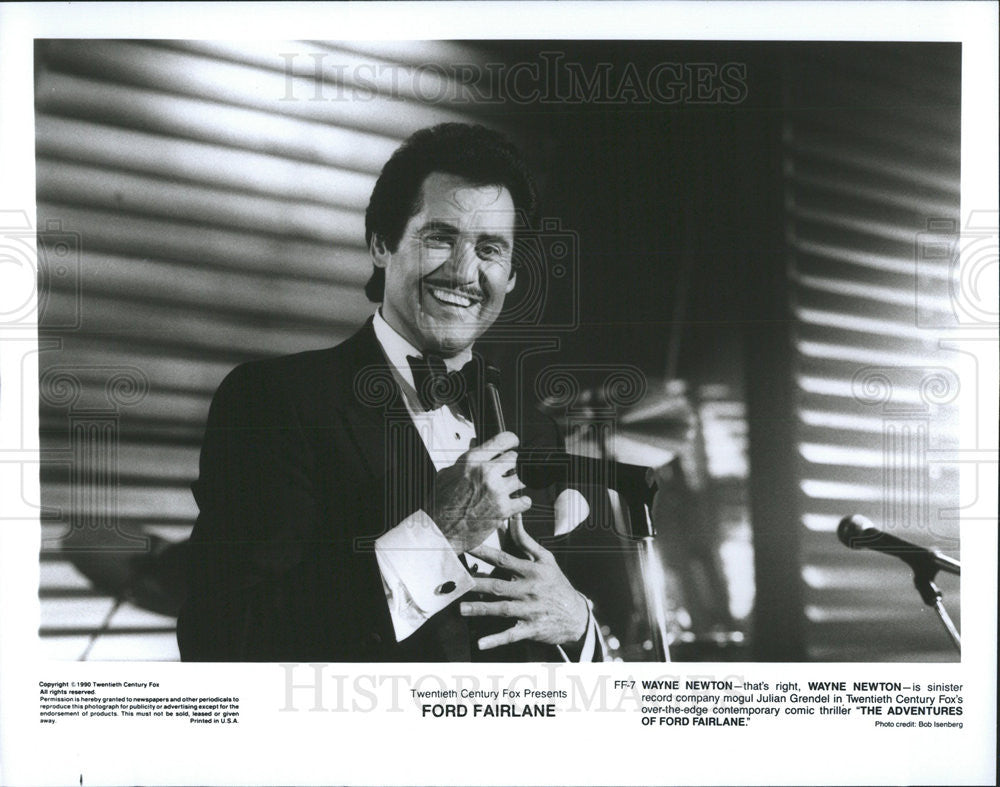 1990 Press Photo Wayne Newton Actor Adventures Ford Fairlane - Historic Images