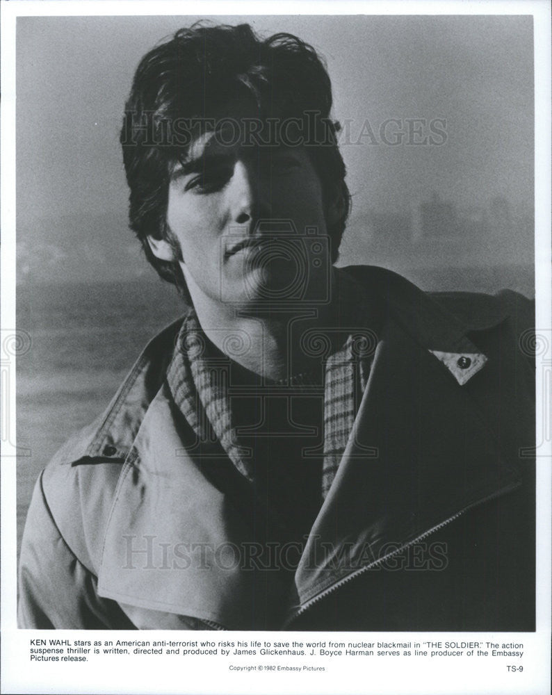 1982 Press Photo Ken Wahl stars in &quot;The Soldier&quot; - Historic Images