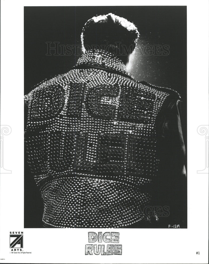 1991 Press Photo Dice Rules Film Andrew Dice Clay Wearing Jeweled Jacket Back - Historic Images