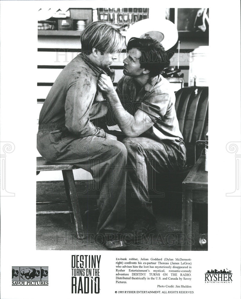 1995 Press Photo Dylan McDermott Actor James LeGros Destiny Turns On Radio - Historic Images