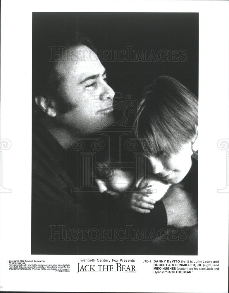 1993 Press Photo Danny DeVito Robert Steinmiller Junior Miko Hughes Actors Jack - Historic Images