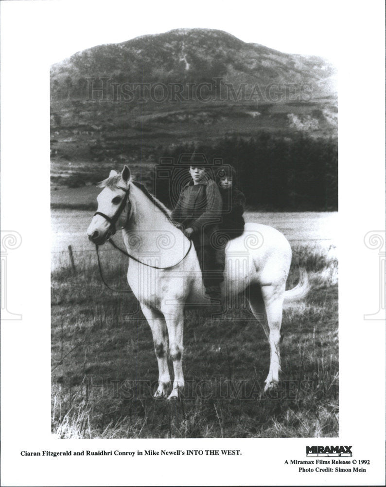 1992 Press Photo Claran Fitzgerald &amp; Ruaidhri Conroy in &quot;Into the West&quot; - Historic Images