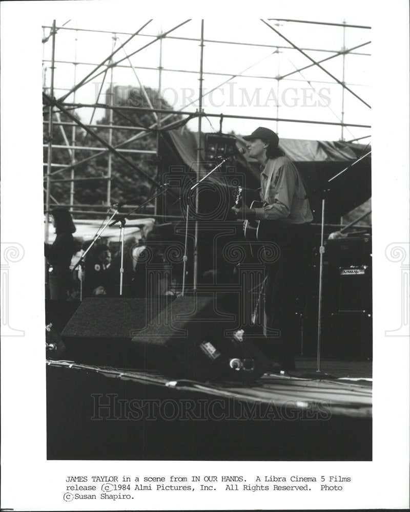 1984 Press Photo James Taylor in &quot;In Our Hands&quot; - Historic Images