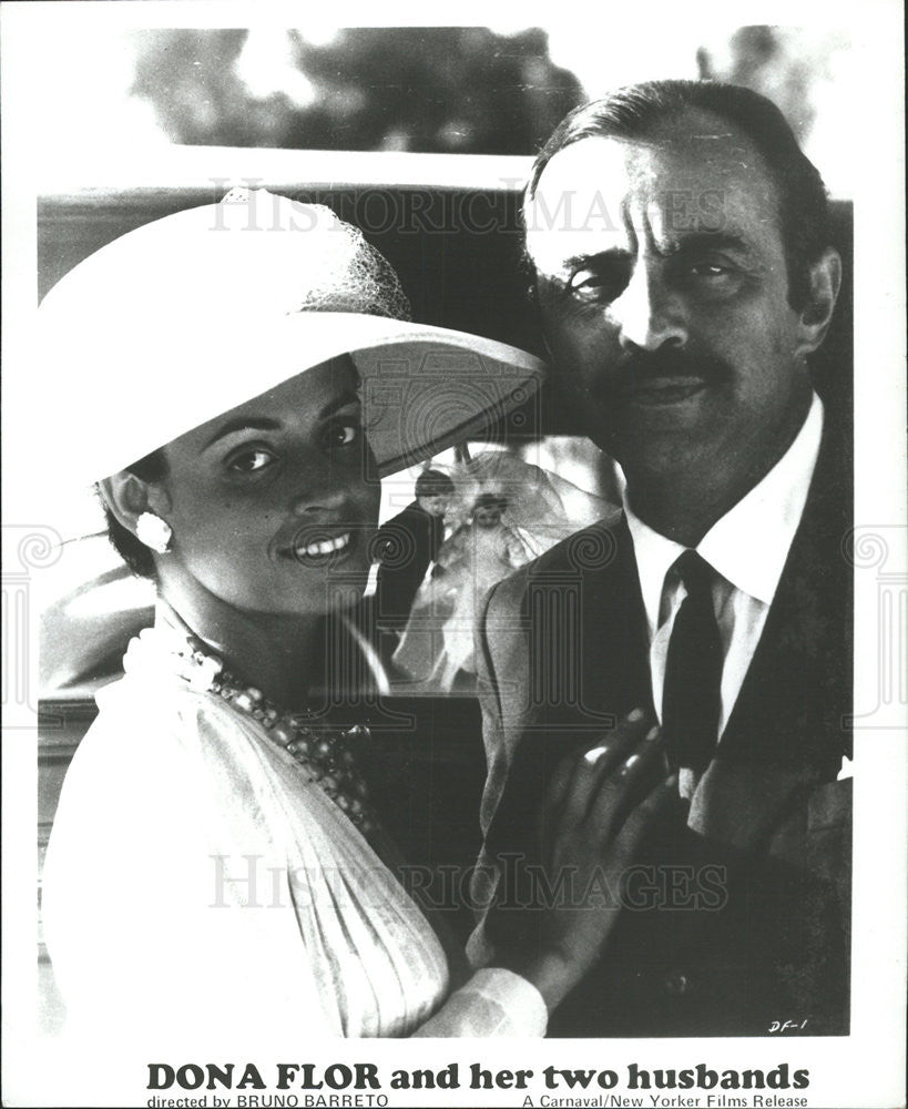 1976 Press Photo Sonia Braga Actress Jose Wilker Actor Dona Flor Two Husbands - Historic Images