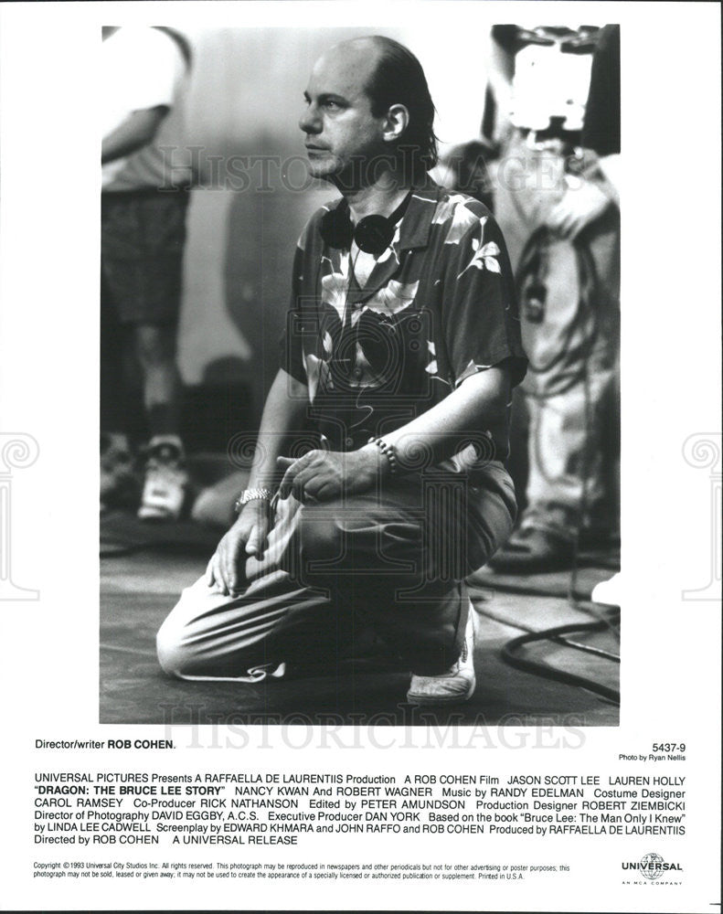 1993 Press Photo Director Rob Cohen On Set Of Dragon: The Bruce Lee Story - Historic Images