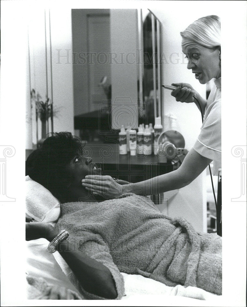 1987 Press Photo T.K. Carter in &quot;He&#39;s My Girl&quot; - Historic Images