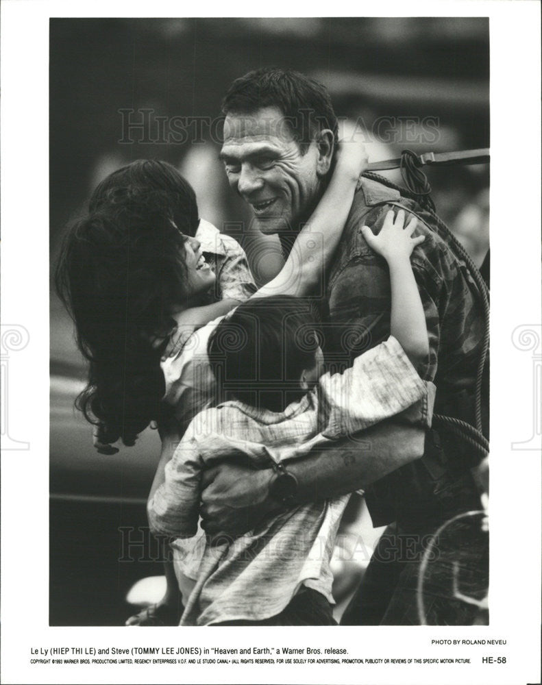 1993 Press Photo Heaven And Earth Hiep Thi Le Tommy Lee Jones Action Biography - Historic Images