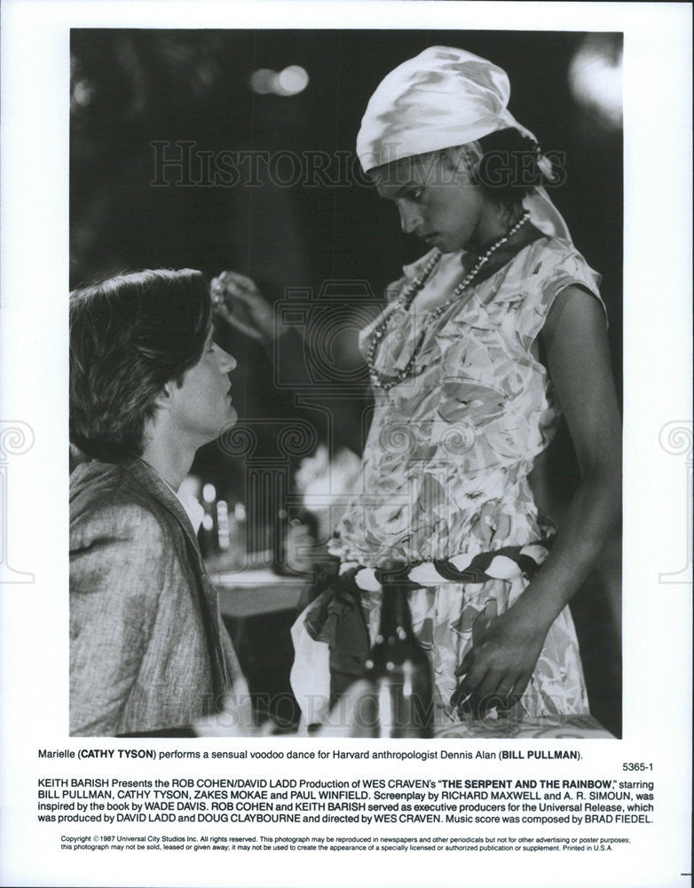 1987 Press Photo Cathy Tyson And Bill Pullman In &quot;The Serpent And The Rainbow&quot; - Historic Images