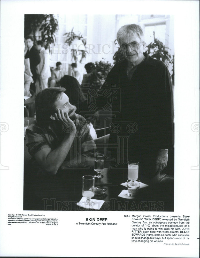 1989 Press Photo John Ritter and Director Blake Edwards on set of  &quot;Skin Deep&quot; - Historic Images