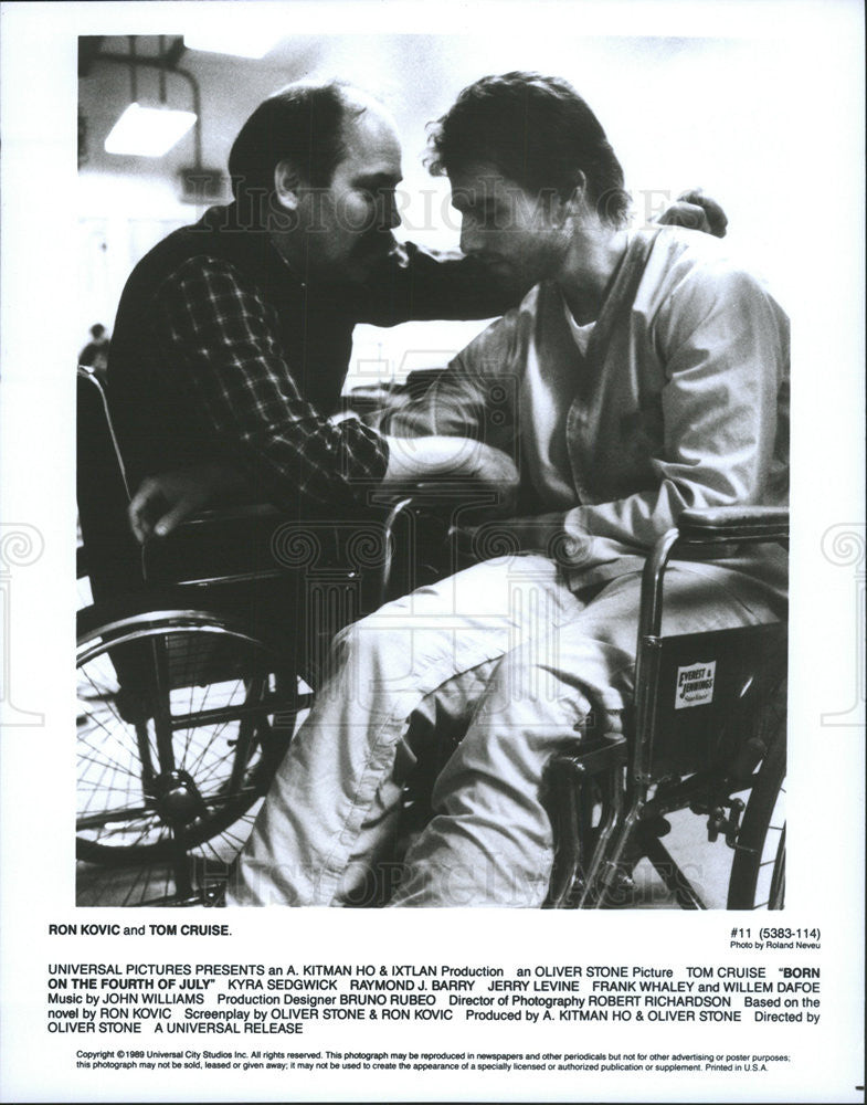 1989 Press Photo Ron Kovic &amp; Tom Cruise in &quot;Born on the Fourth of July&quot; - Historic Images