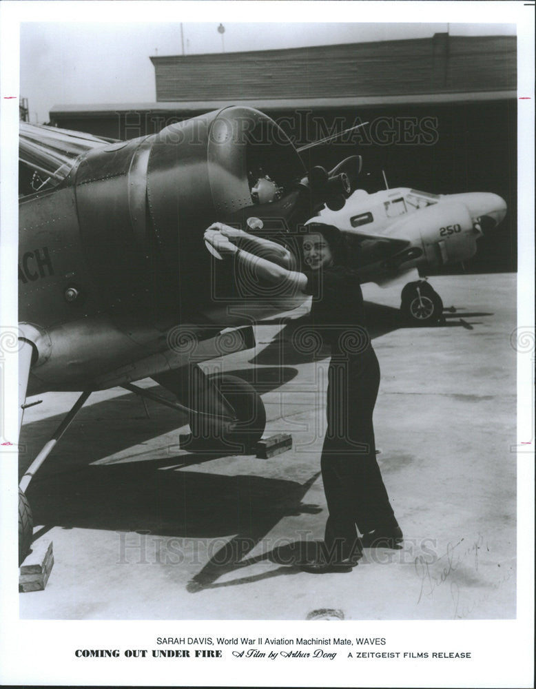 1994 Press Photo &quot;Coming Out Under Fire&quot; Sarah Davis World War II Machinist Mate - Historic Images