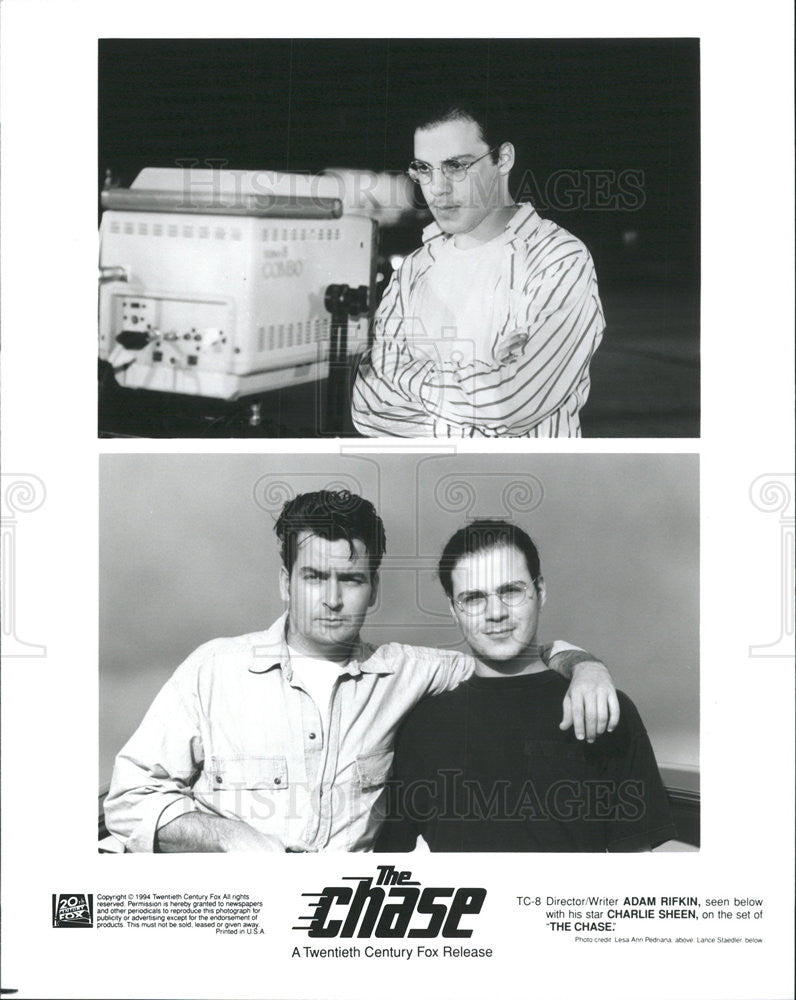 1995 Press Photo Adam Rifkin Director Writer Charlie Sheen Actor Chase - Historic Images