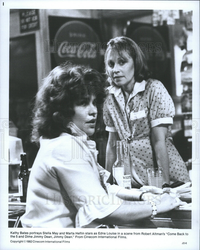 1982 Press Photo Kathy Bates Marta Heflin Actresses Come Back 5 Dime Jimmy Dean - Historic Images