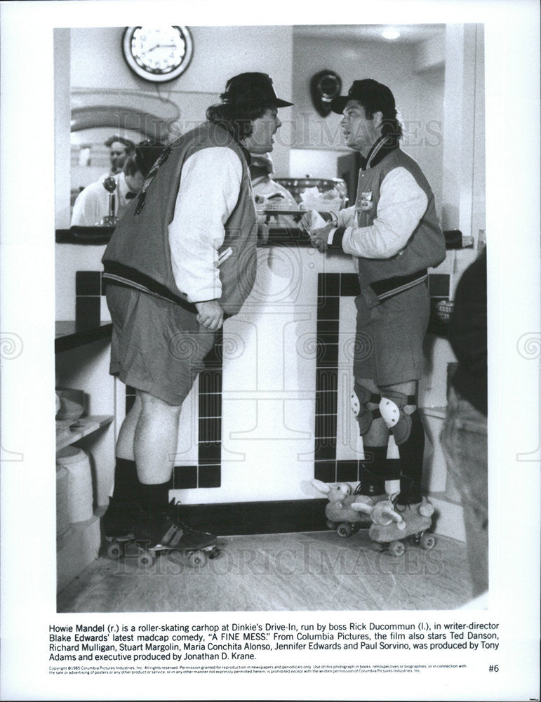 1985 Press Photo A Fine Mess Howie Mandel Rick Ducommun - Historic Images