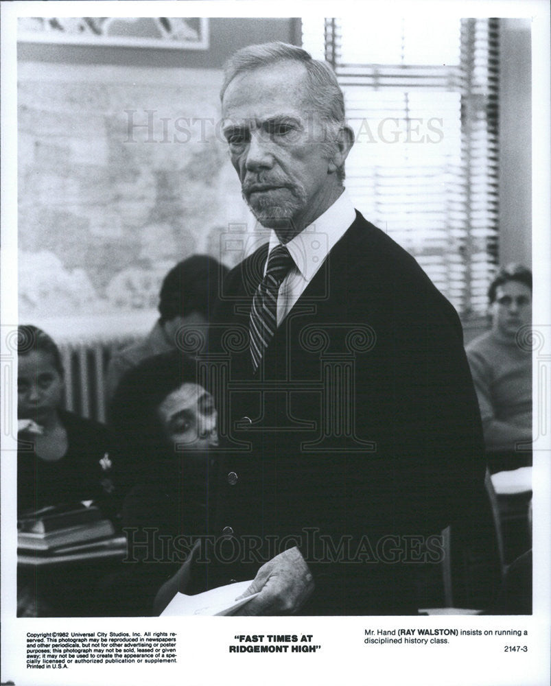 1982 Press Photo Fast Times At Ridgemont High Film Ray Walston In Class Scene - Historic Images