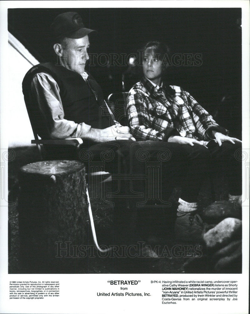 1988 Press Photo Debra Winger John Mahoney Actors Betrayed - Historic Images