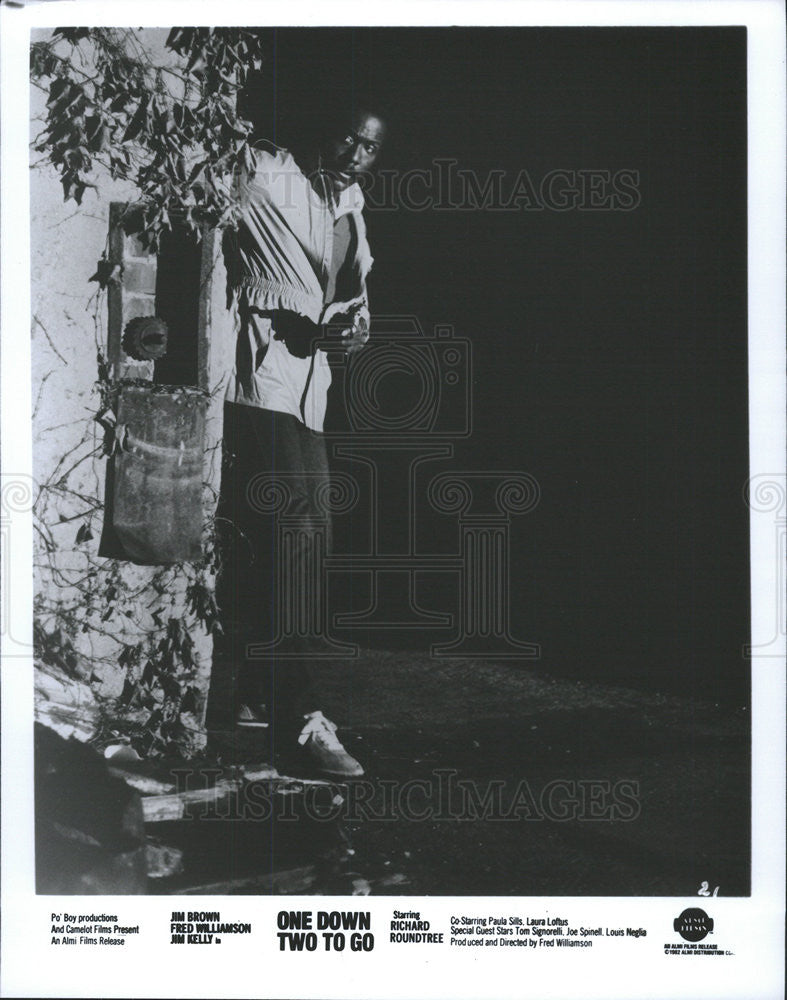 1982 Press Photo Richard Roundtree Actor One Down Two Go - Historic Images