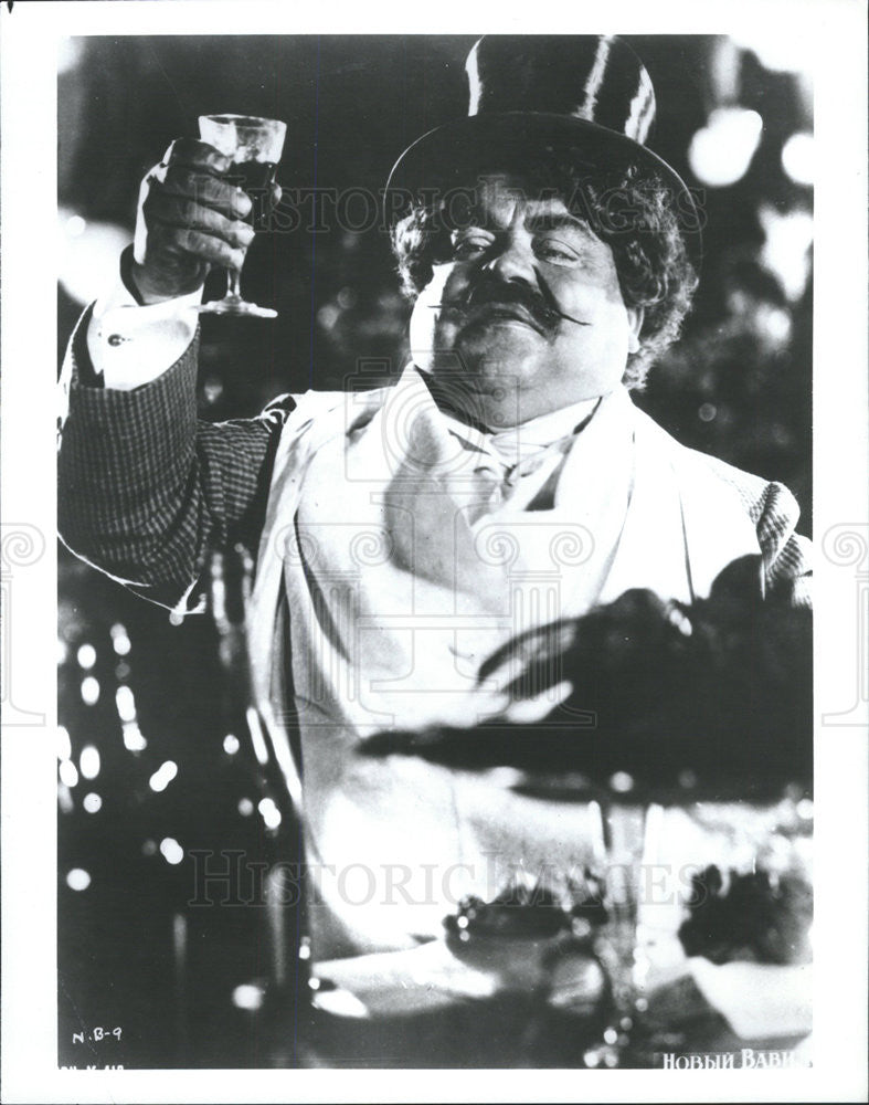 1929 Press Photo Bourgeois Gourmand The New Babylon Novyy Vavilon - Historic Images