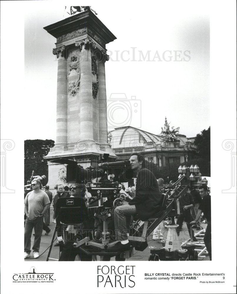 1995 Press Photo Billy Crystal Director Forget Paris - Historic Images