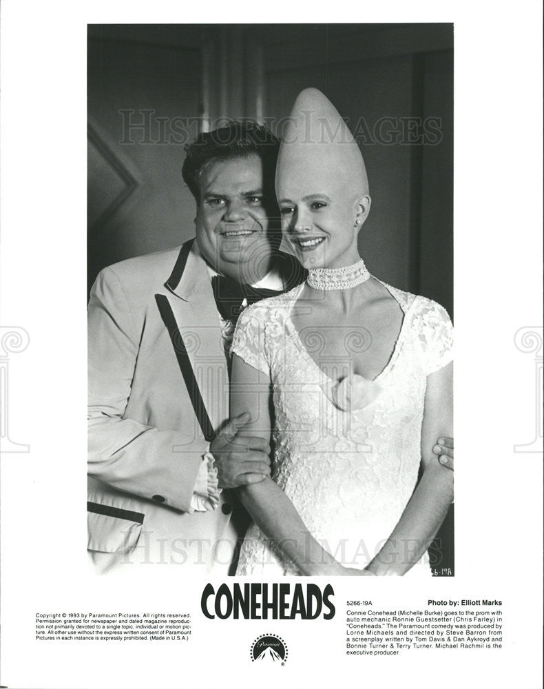 1993 Press Photo Michelle Burke Actress Chris Farley Actor Coneheads Comedy - Historic Images