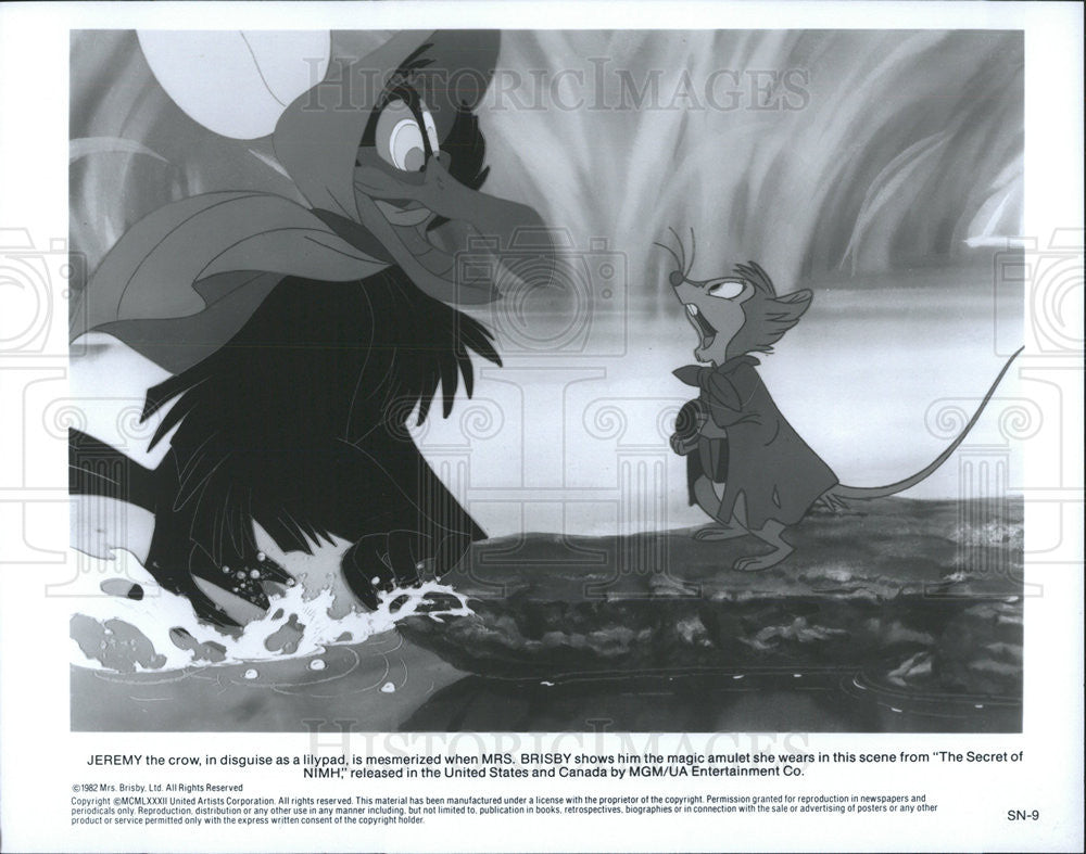 1982 Press Photo Jeremy the Crow and Mrs. Brisby in &quot;The Secret of NIMH&quot; - Historic Images