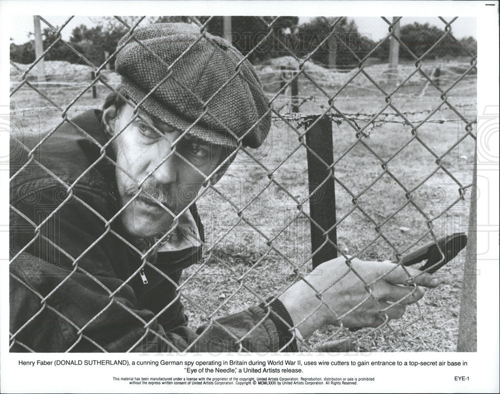 1981 Press Photo Donald Sutherland Stars As Henry Faber In &quot;Eye Of The Needle&quot; - Historic Images