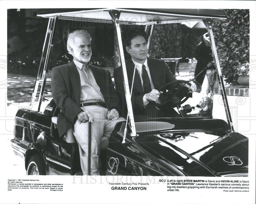 1991 Press Photo Steve Martin &amp; Kevin Kline in &quot;Grand Canyon&quot; - Historic Images